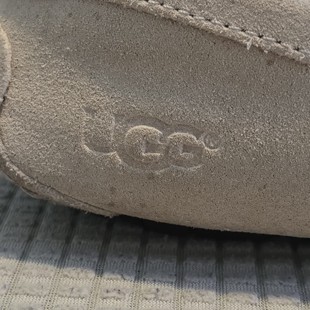 UGG Kids Tan Slippers with Sparkle Accents - Picture 10 of 16